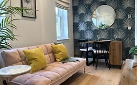 Contemporary Pied A Terre In The Heart Of Bath